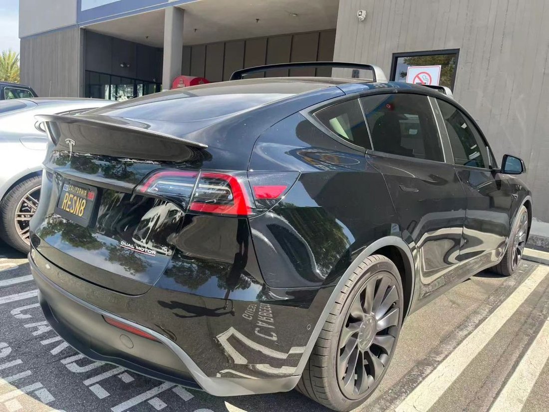 Suv in Costa Mesa, CA, United States 2 - 18702051