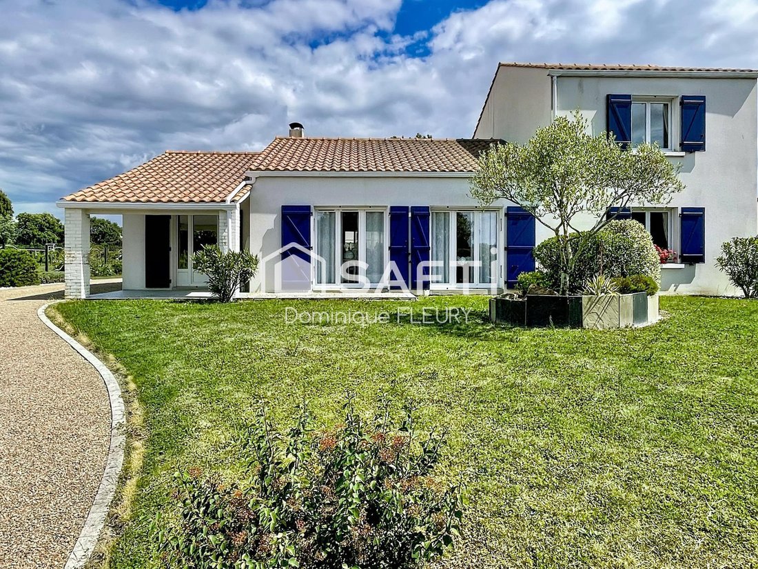 House in Les Moutiers-en-Retz, Pays de la Loire, France 1 - 18702478