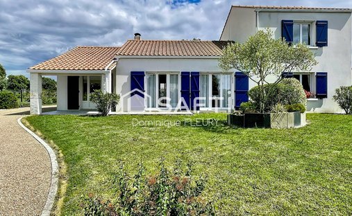 House in Les Moutiers-en-Retz, Pays de la Loire, France 1