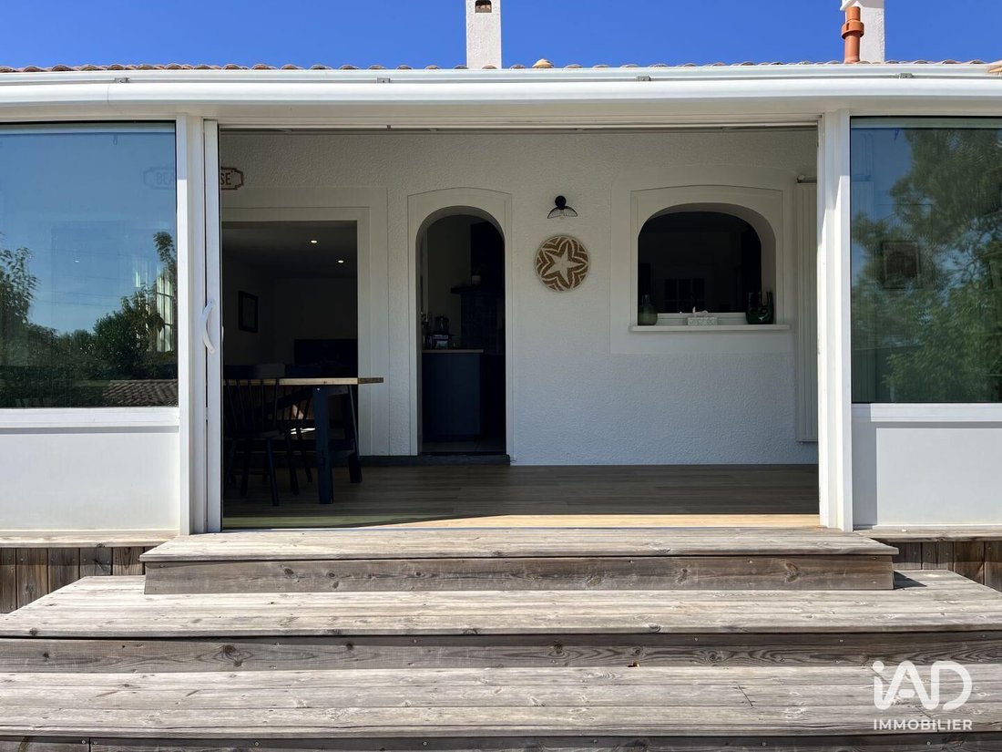 House in Soulac-sur-Mer, Nouvelle-Aquitaine, France 2 - 18703005