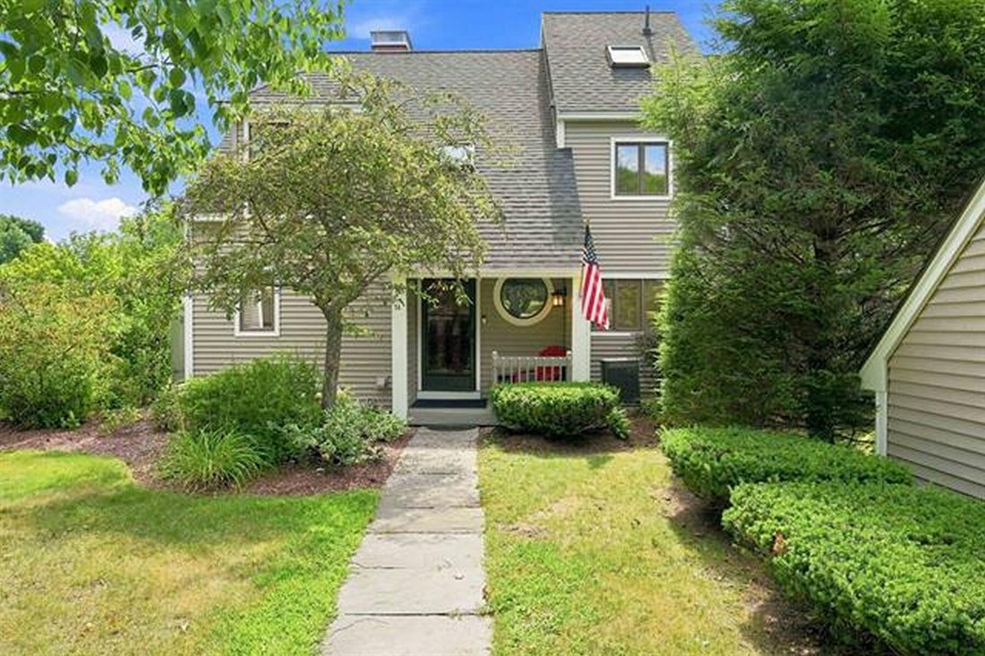 Condo in Laconia, New Hampshire, United States 1 - 18702414