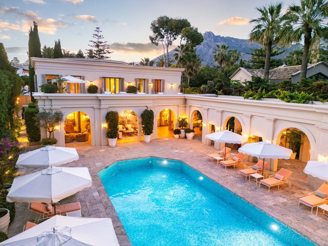 Villa in Marbella, Andalusien, Spanien 1 - 18713616
