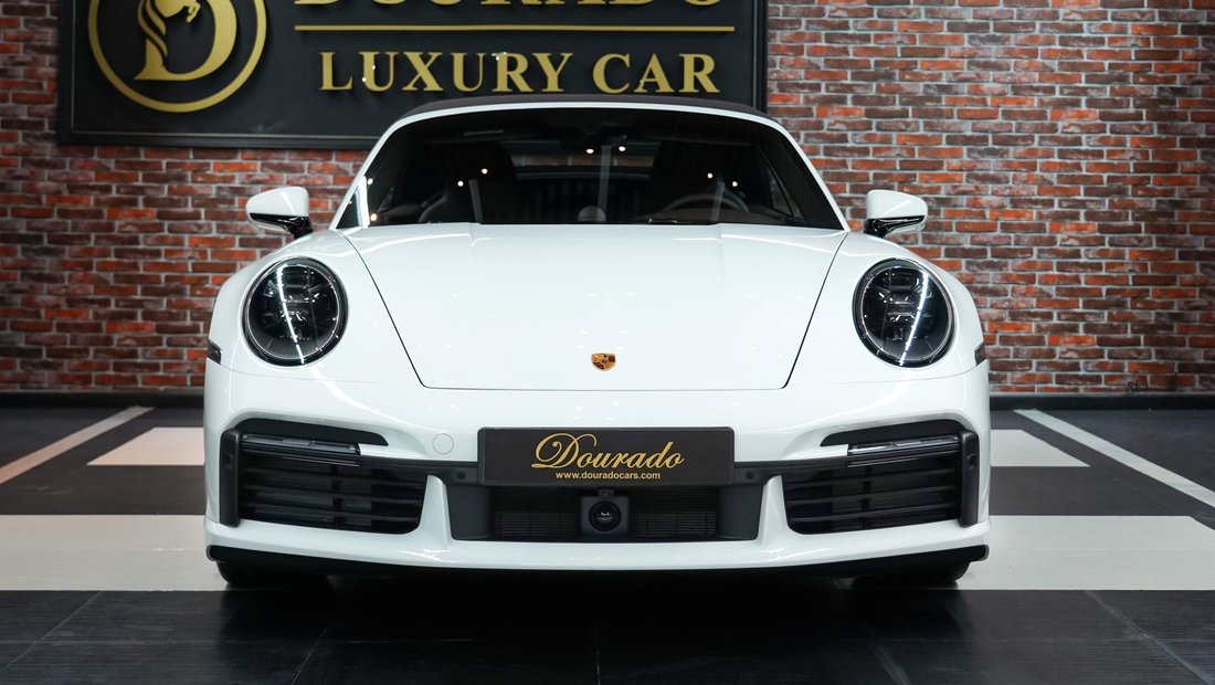Cabriolet in Dubai, United Arab Emirates 3 - 18712781