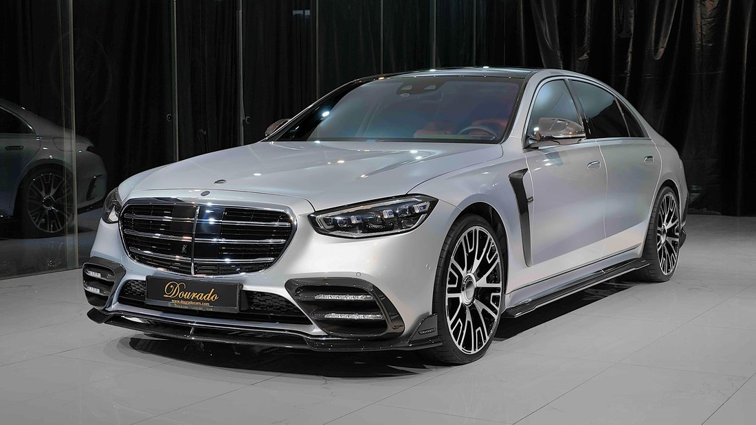 Sedan in Dubai, United Arab Emirates 3 - 18712879