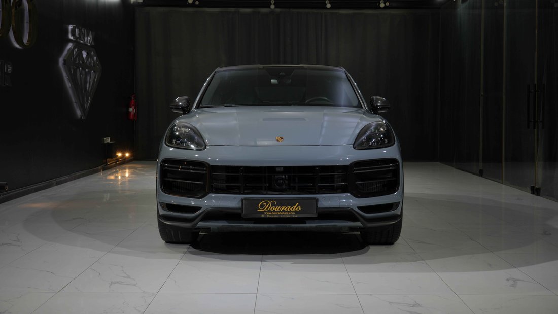 Suv in Dubai, United Arab Emirates 2 - 18713725