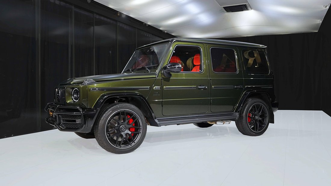 Suv in Dubai, United Arab Emirates 3 - 18712881