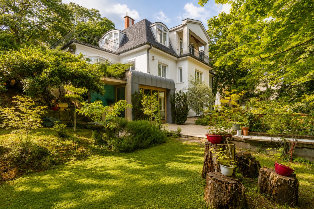 Villa in Budapest, Hungary 1 - 18713755