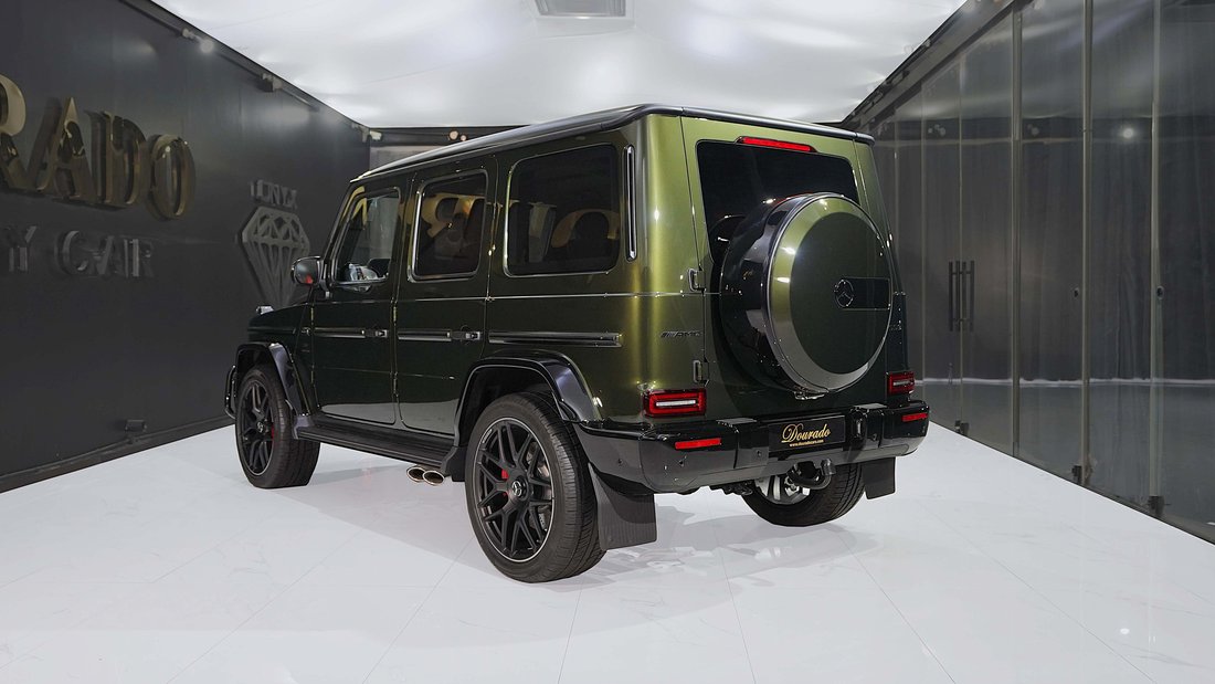 Suv in Dubai, United Arab Emirates 5 - 18712881