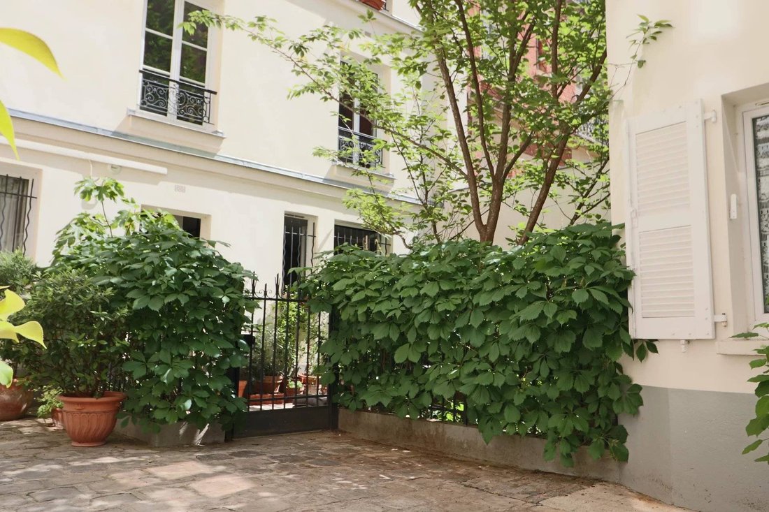 Apartment in Lorette-Martyrs, Paris 9e Arrondissement, Paris 4 - 16540674