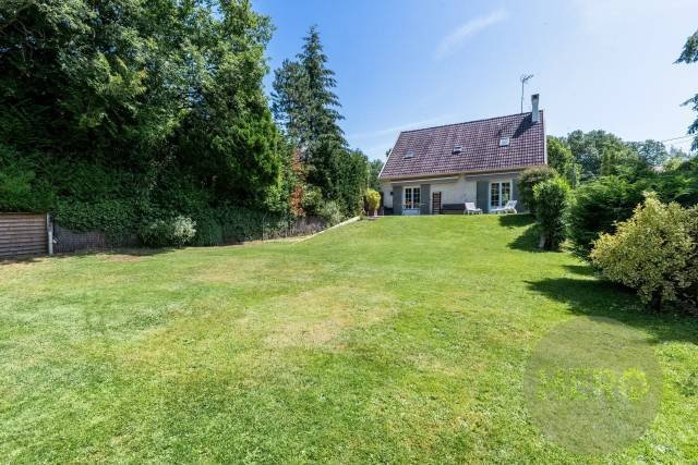 House in Montfort-l'Amaury, Ile-de-France, France 1 - 18192963