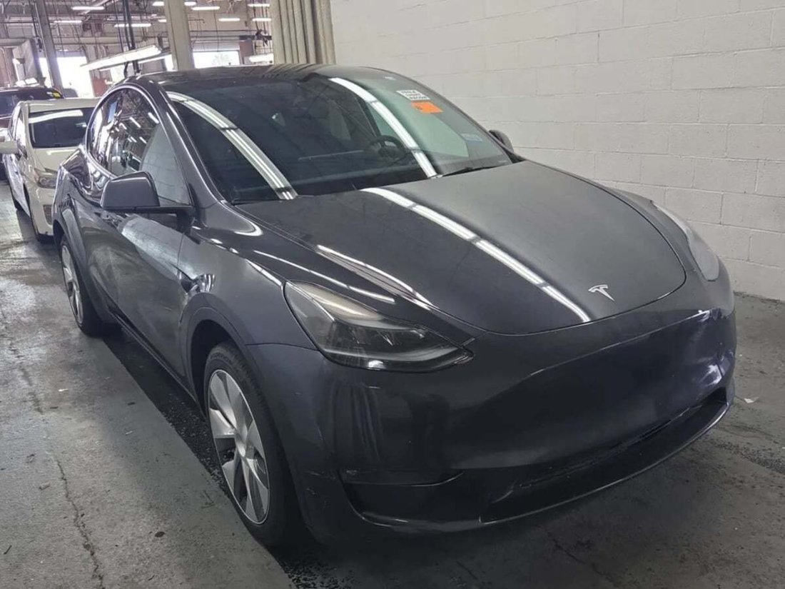 Suv in Newport Beach, CA, United States 4 - 18710554