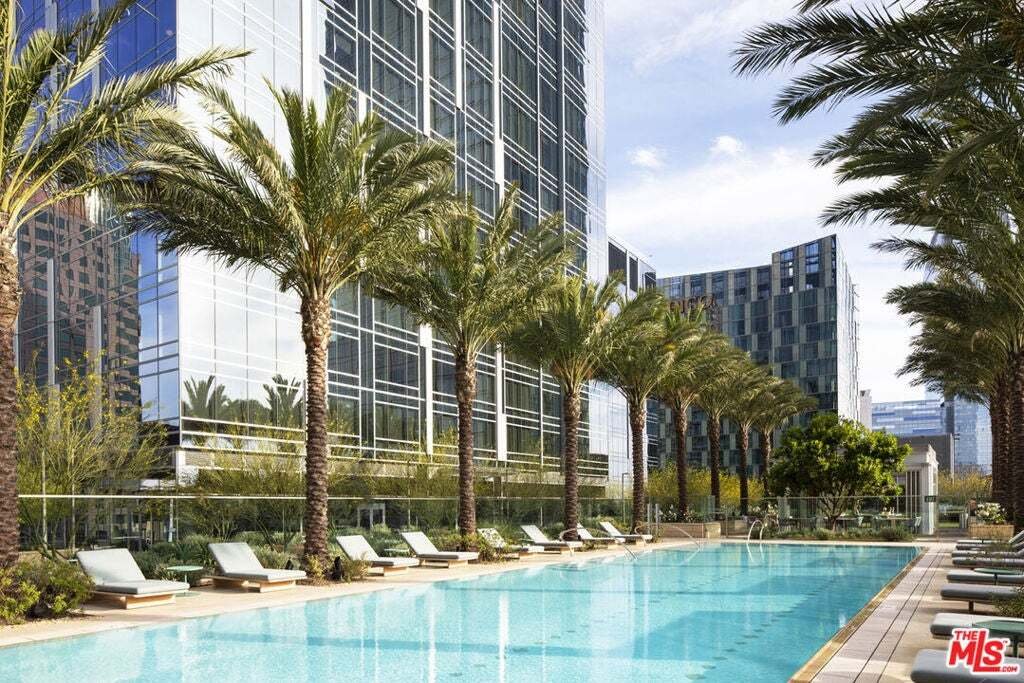 Condo in Los Angeles, California, United States 3 - 18710017