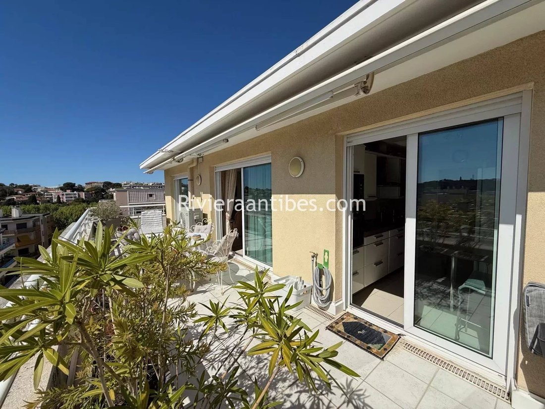 Appartamento a Vieille Ville, Antibes, Francia 1 - 15675699