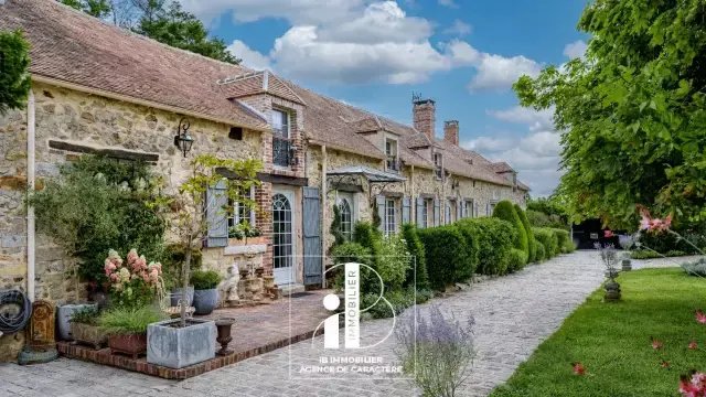 Maison à Fontainebleau, Île-de-France, France 1 - 18704241