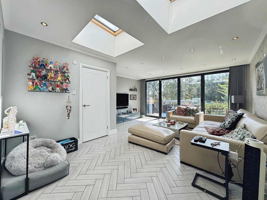 House in Barnet, England 3 - 18703226
