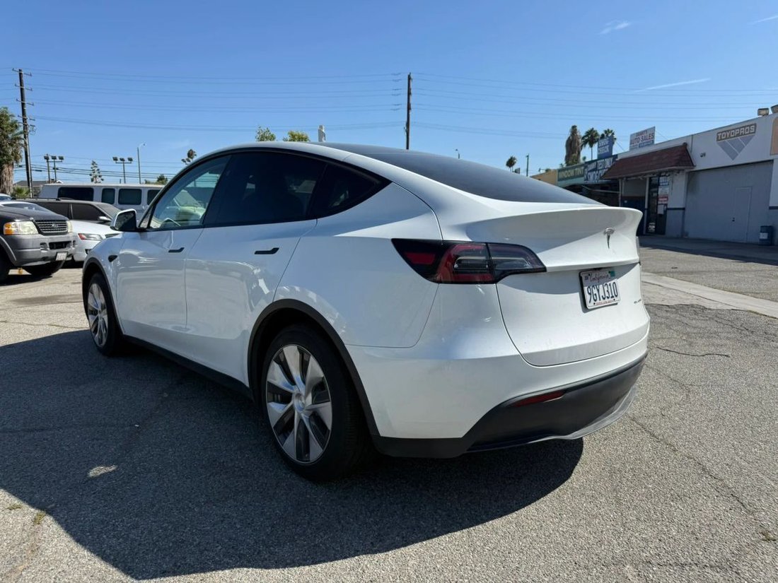Suv in Azusa, CA, United States 4 - 18709536