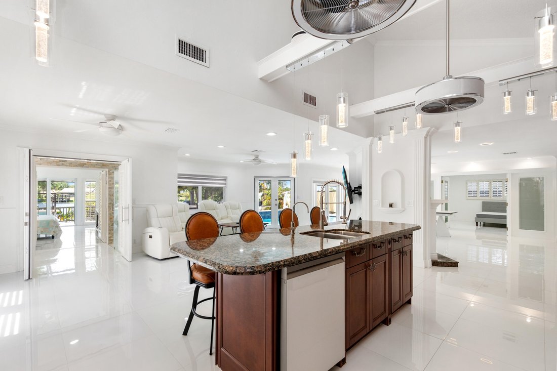 Deerfield Beach, Florida, United States 5 - 18707994