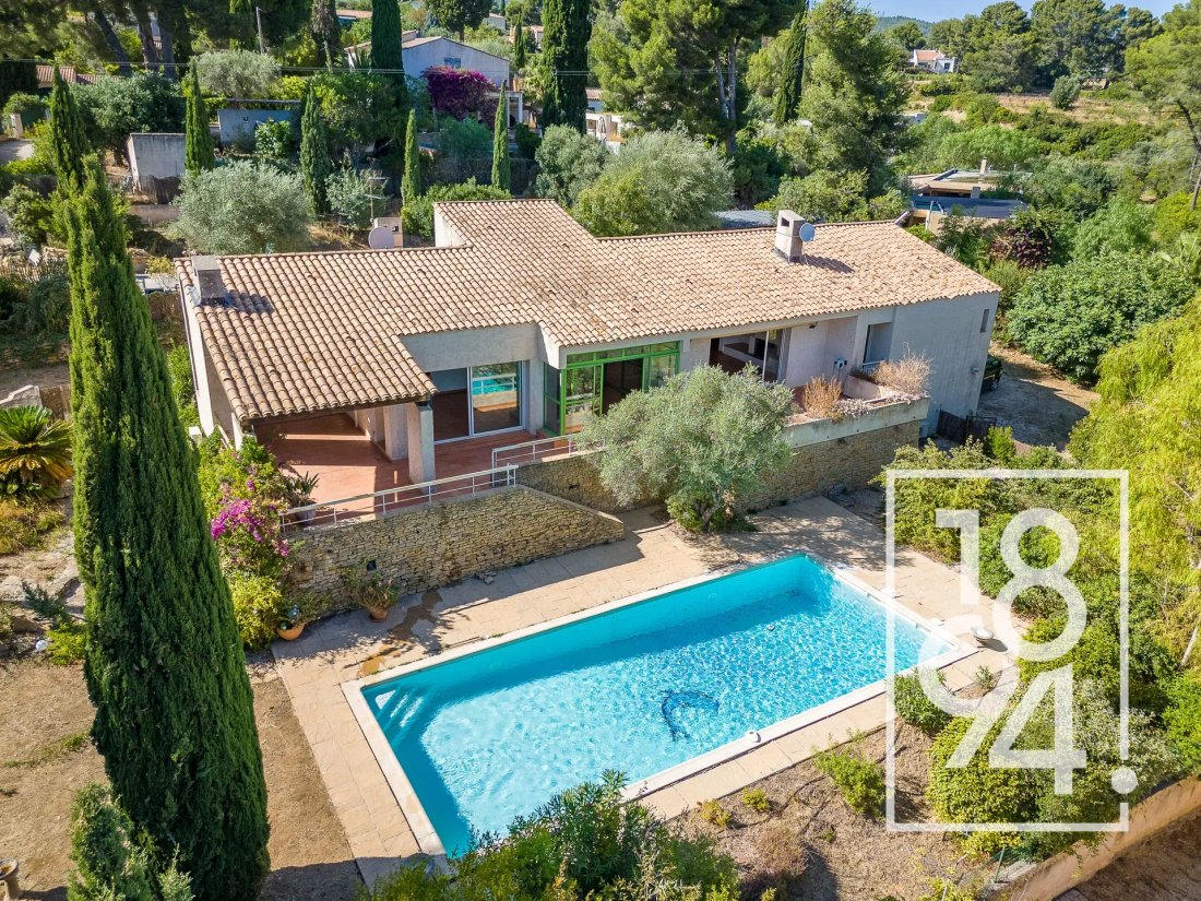 House in Saint-Cyr-sur-Mer, Provence-Alpes-Côte d'Azur, France 1 - 17090658