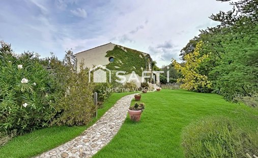 House in Allemagne-en-Provence, Provence-Alpes-Côte d'Azur, France 1