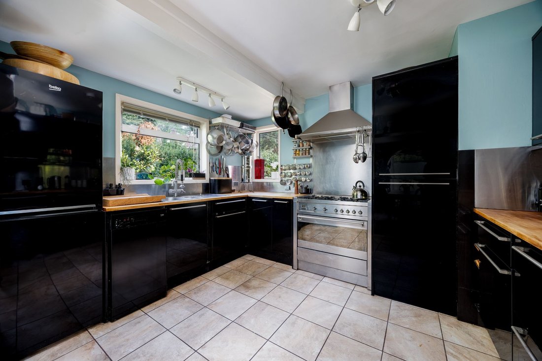 Bungalow in South Chailey, England 3 - 18704115