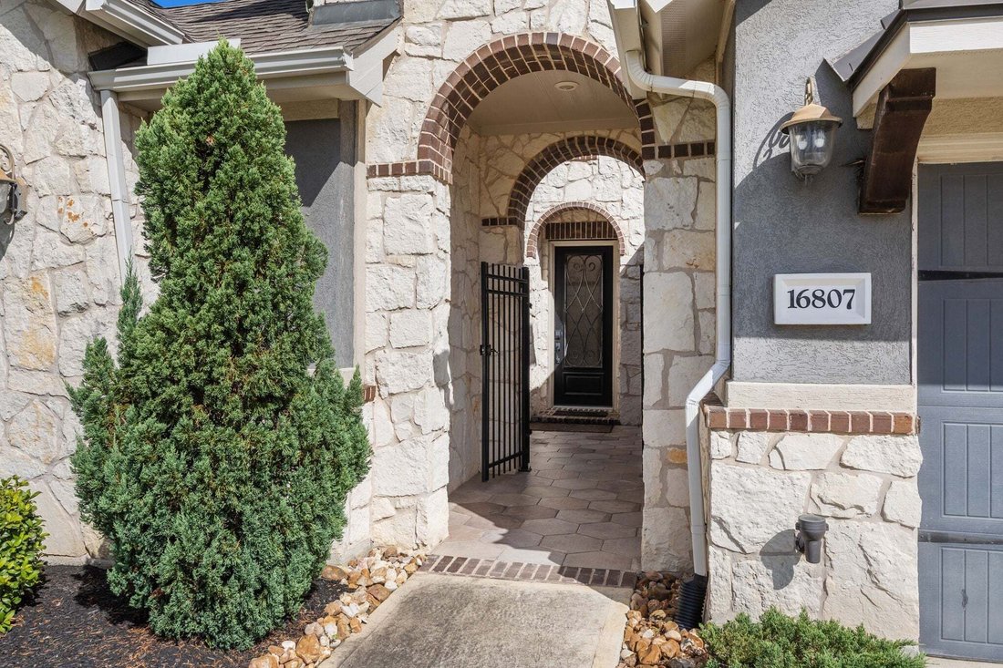House in Houston, Texas, United States 3 - 18704162