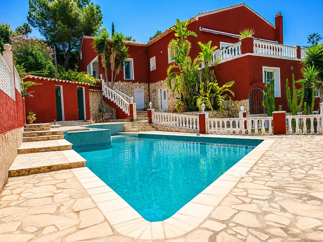 Villa in Calp / Calpe, Valencian Community, Spain 1 - 18577711