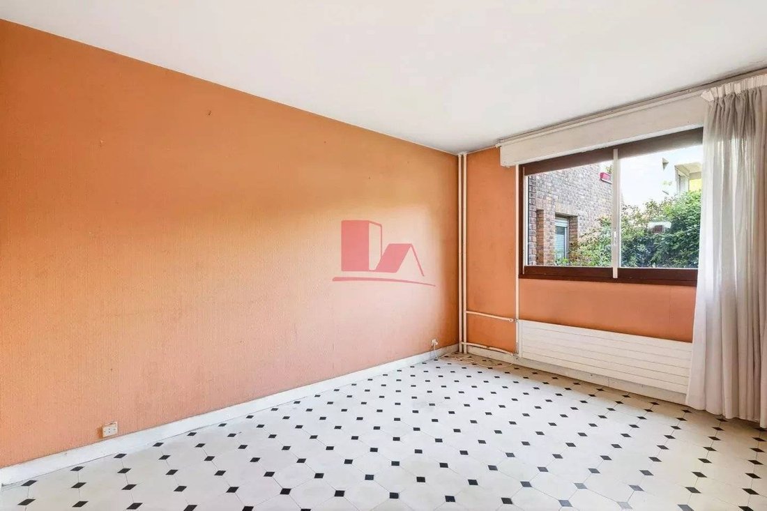 House in Espaces Jeunes, Issy-les-Moulineaux, France 4 - 17654384