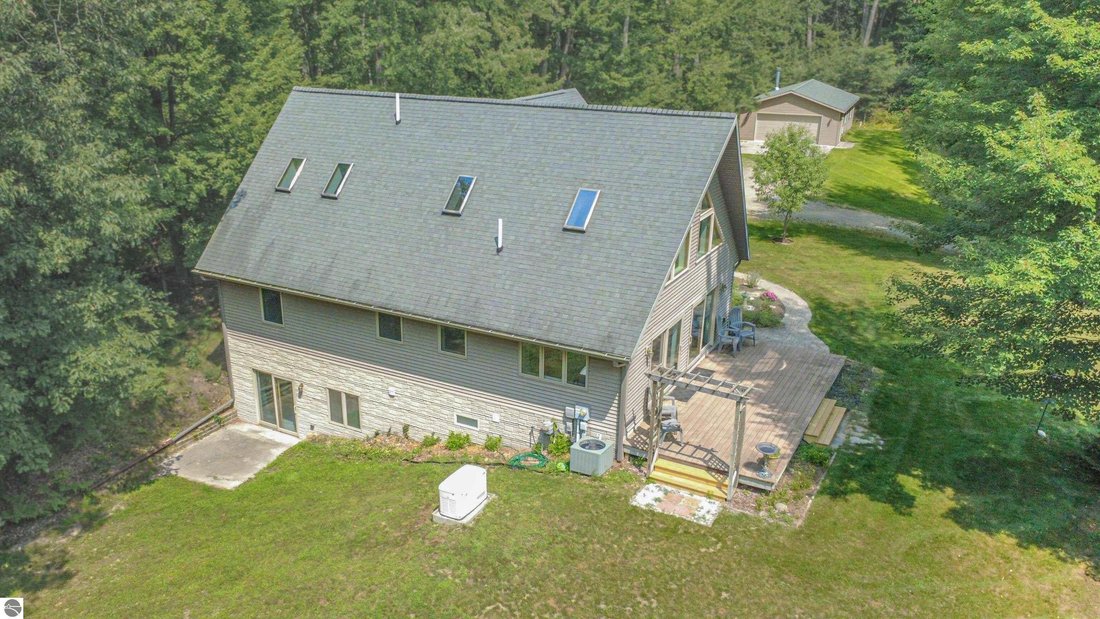 Maison à Edmore, Michigan, États-Unis 3 - 18635826