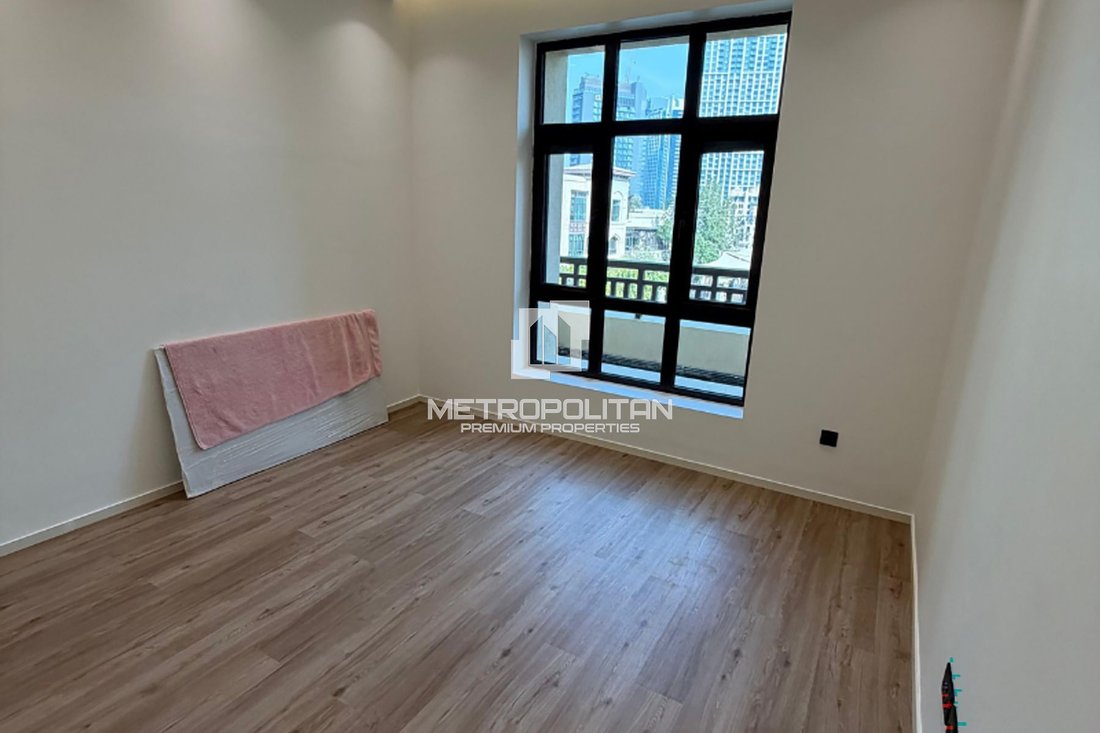 Apartment in Downtown Dubai, Dubai, United Arab Emirates 4 - 18709444