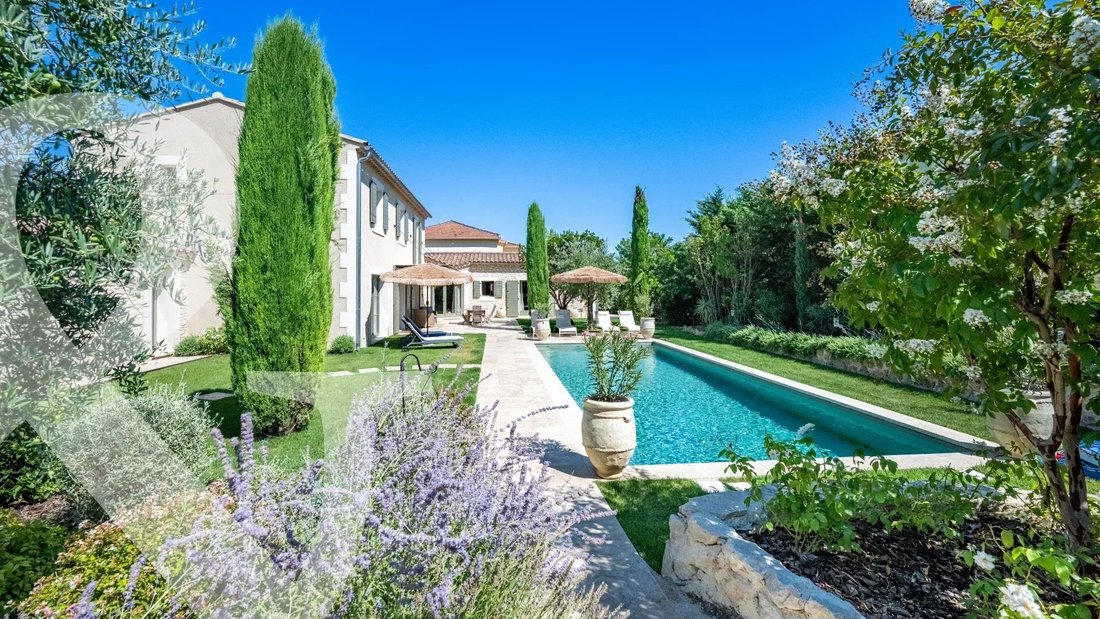 Casa en Eygalières, Provenza-Alpes-Costa Azul, Francia 4 - 17471411
