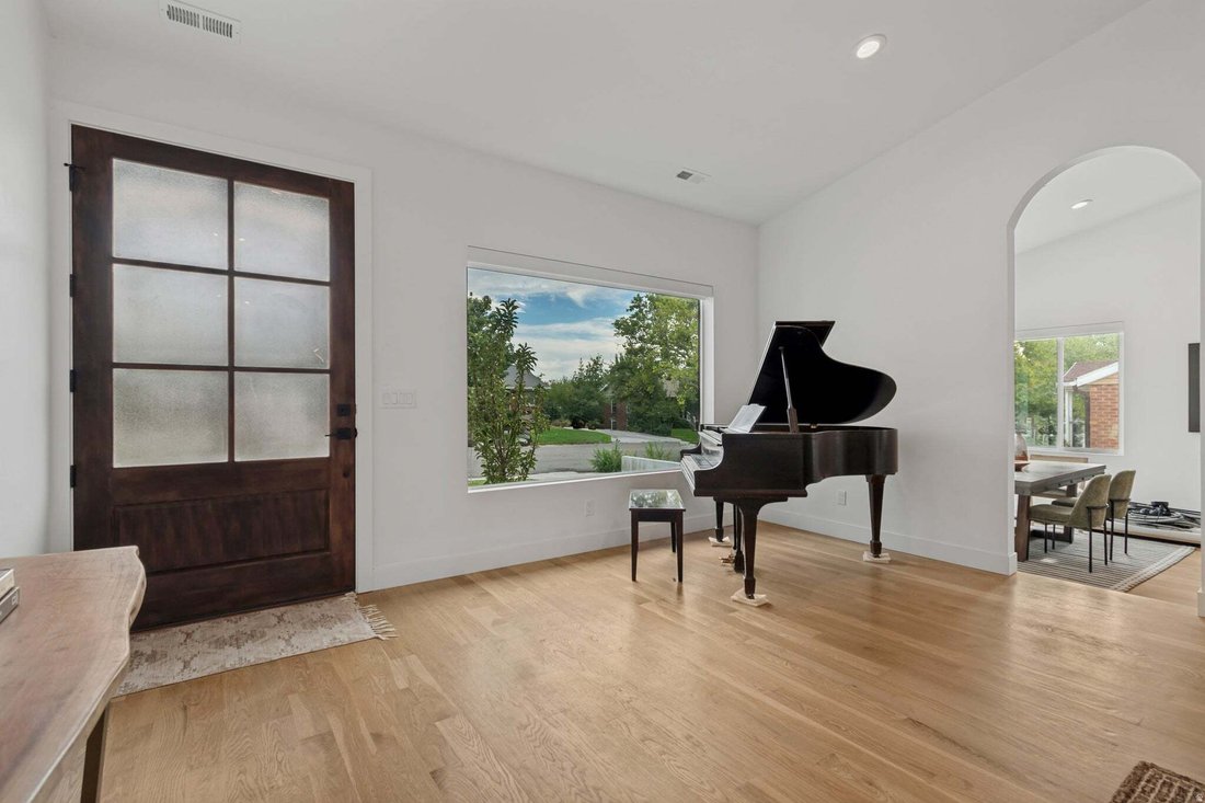 House in South Salt Lake, Utah, United States 3 - 18705862