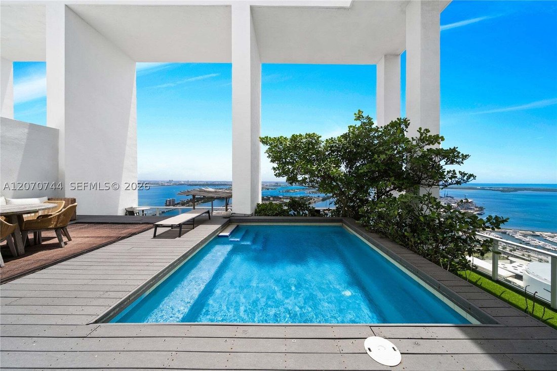 Condo in Miami, Florida, United States 4 - 18703102