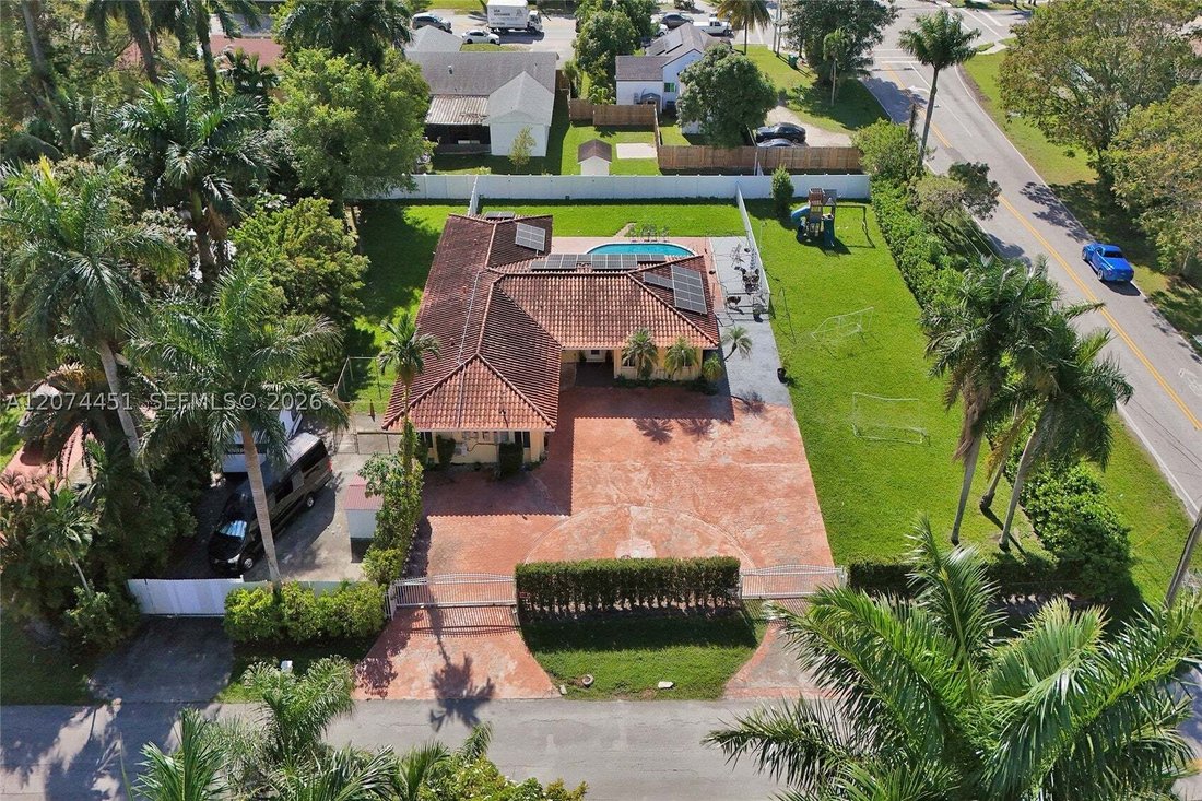 House in Miami, Florida, United States 2 - 18706052
