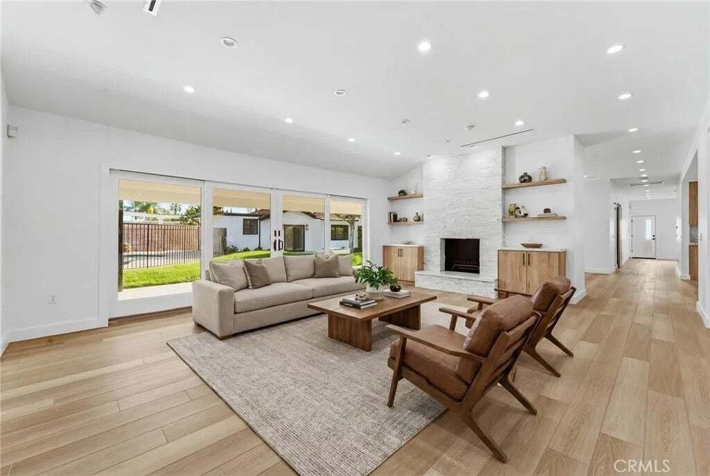 House in Los Angeles, California, United States 3 - 18703212