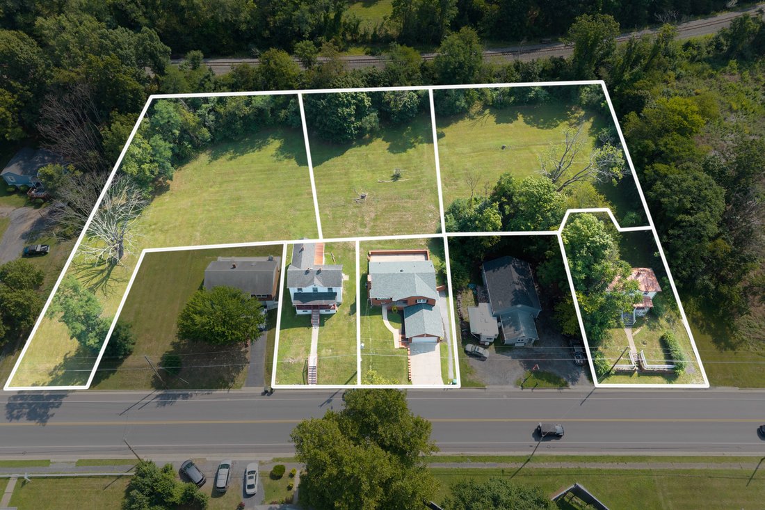 House in Fishersville, Virginia, United States 1 - 18713797