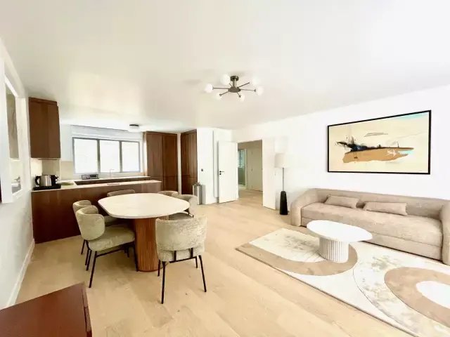 Apartment in Porte Dauphine, Paris 16e Arrondissement, Paris 1 - 17270541