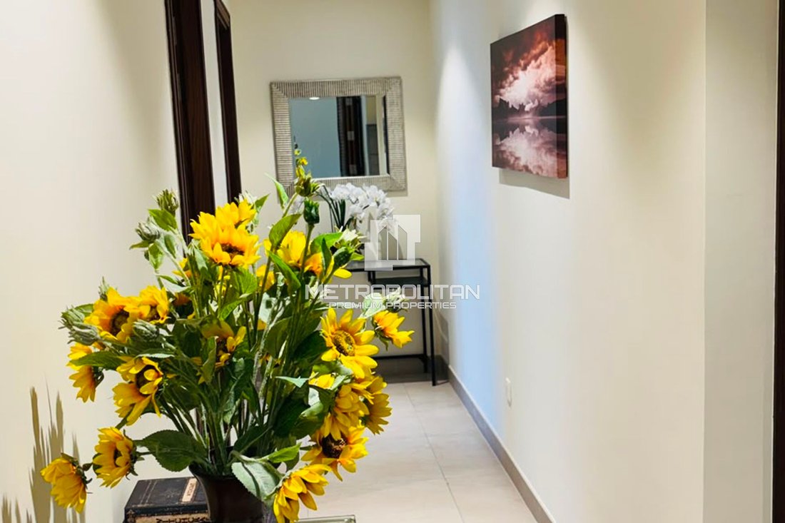 Apartment in Muhaisnah, Dubai, United Arab Emirates 3 - 18709419