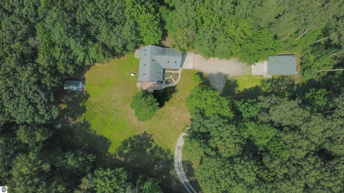 Maison à Edmore, Michigan, États-Unis 4 - 18635826