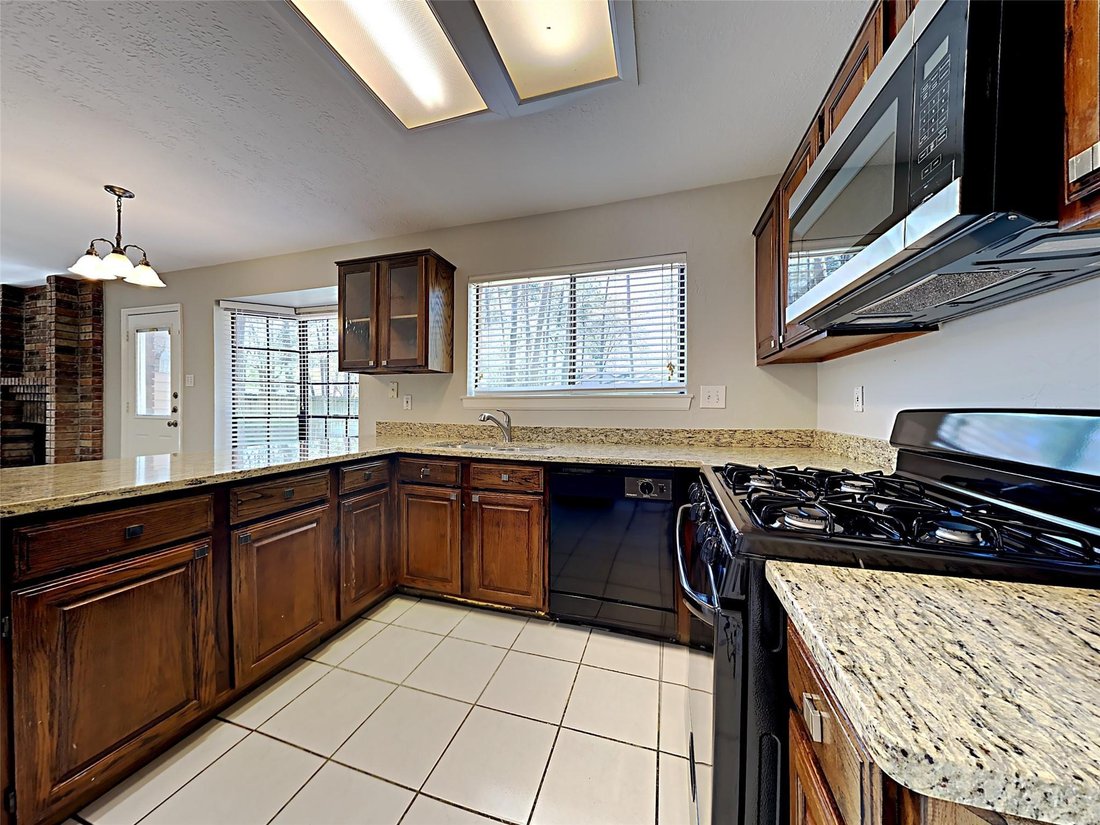 House in The Woodlands, Texas, United States 3 - 18708869