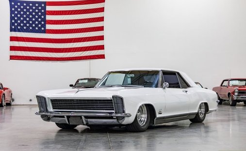 "High Class  Low Ride" in Plainfield, United States 1