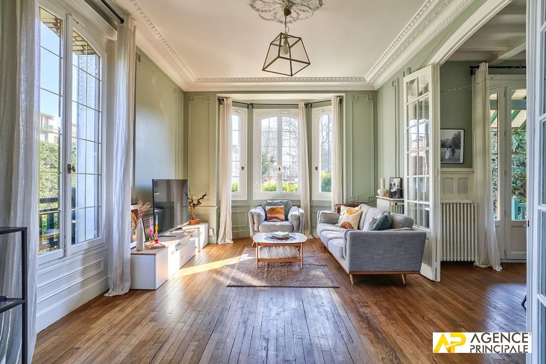 House in Napoleon, Maisons-Laffitte, France 4 - 18707027