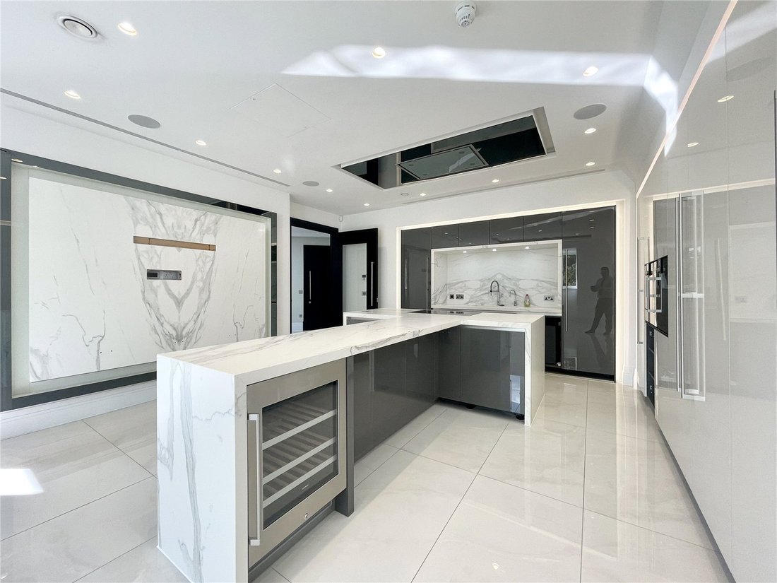 Apartment in Ferney Hill, Enfield, England 2 - 18705545