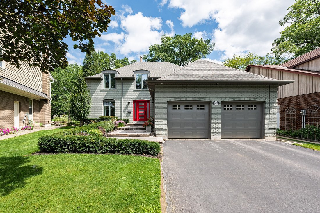House in Oakville, Ontario, Canada 1 - 18704875