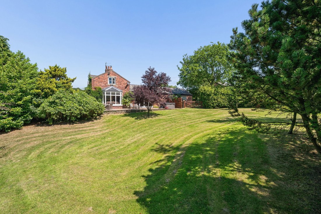 House in Borough of Wyre, England 3 - 18708711