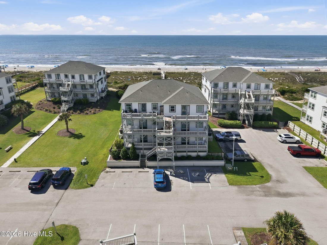 Condo in Emerald Isle, North Carolina, United States 1 - 18713945