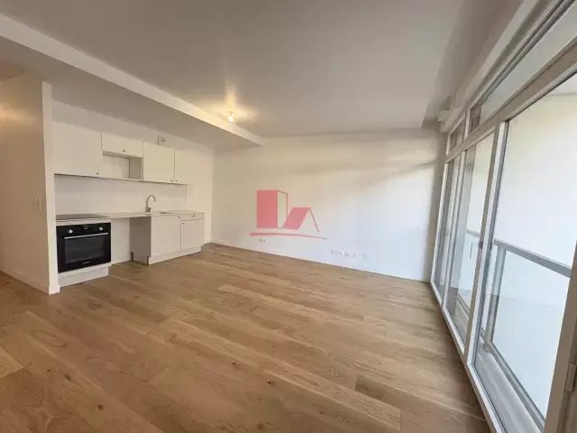 Apartamento en Espaces Jeunes, Issy-les-Moulineaux, Francia 1 - 16329043