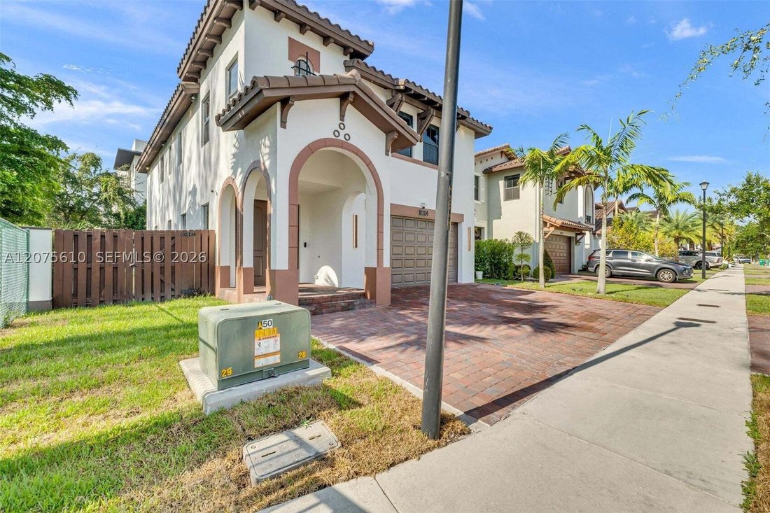 Maison à Doral, Floride, États-Unis 3 - 18706025