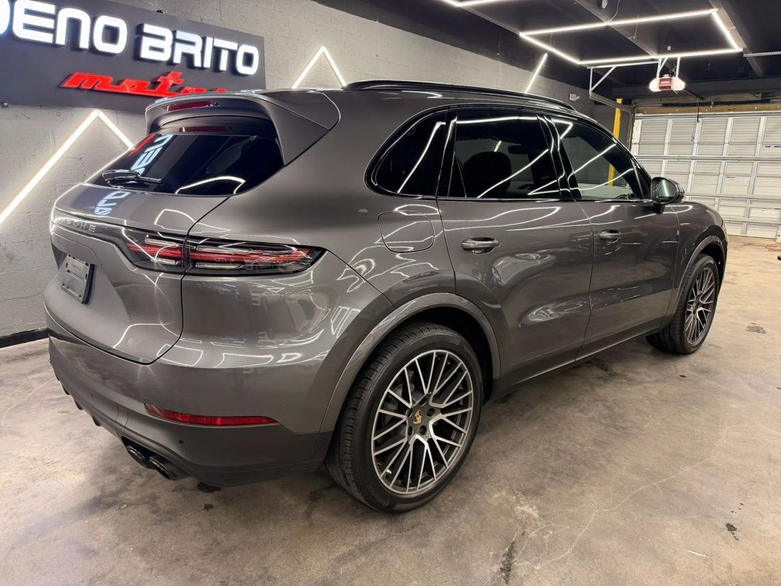 Suv in Pompano Beach, FL, United States 3 - 18709520