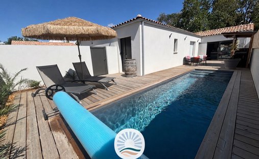 House in La Jarrie, Nouvelle-Aquitaine, France 1