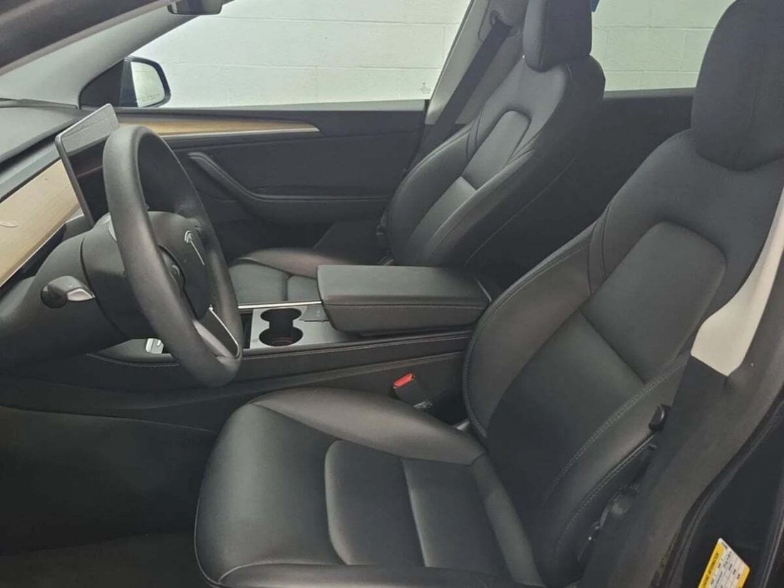 Suv in Newport Beach, CA, United States 2 - 18710554